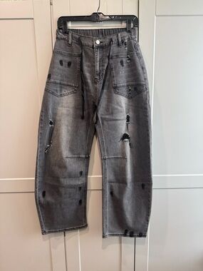 Distressed Black Barrel Jeans
